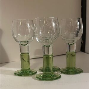 Elegant Green Stem Wine Glass Set